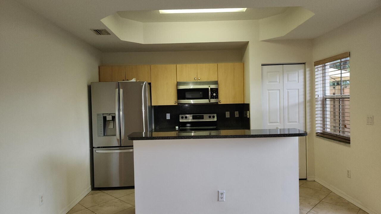 Building Photo - 4929 Windward Way