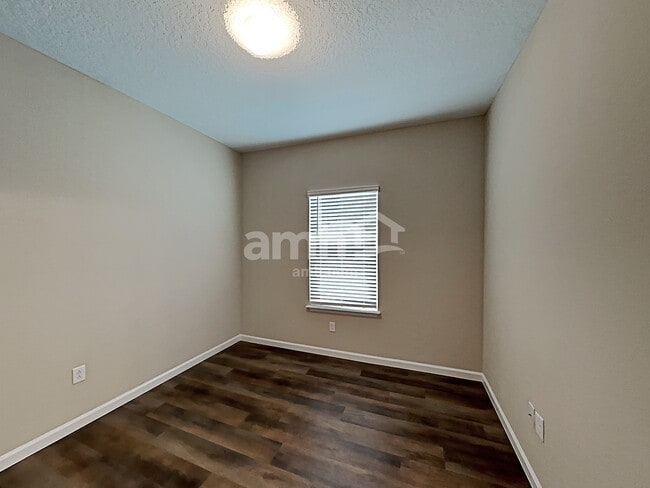 Building Photo - 43 Spruce Pt