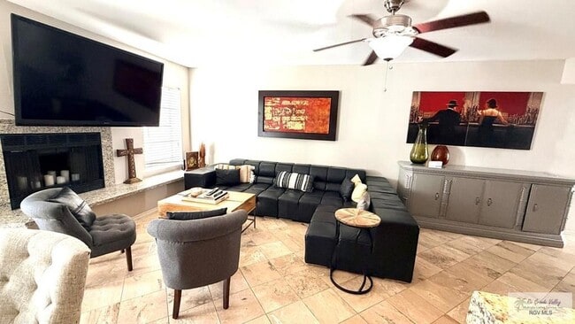 Building Photo - 322 McFadden Dr