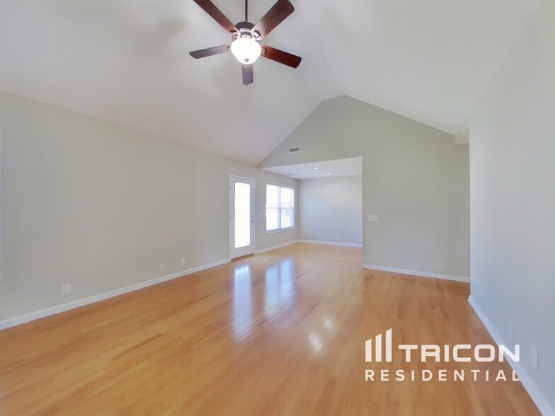 Building Photo - 325 Brandywine Ln