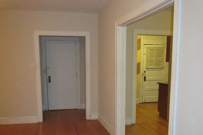 Building Photo - 3847-3857 N Linder Ave