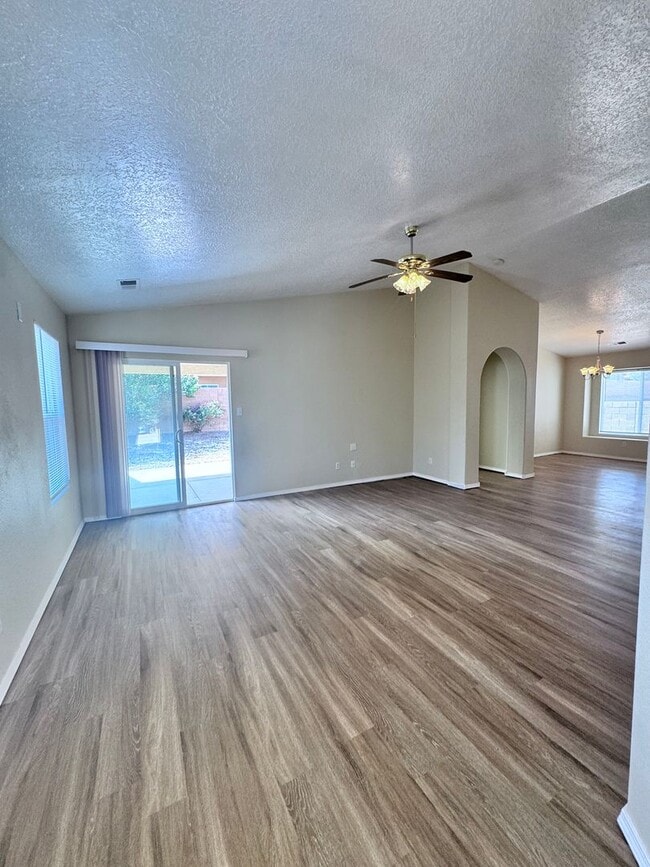 Building Photo - MOVE IN SPECIAL!! HALF OFF-SECURITY DEPOSIT! 3 bed 2 bath home in Los Lunas