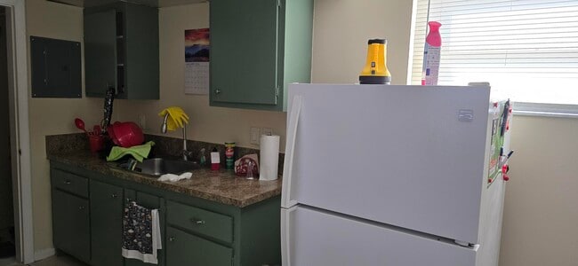 Building Photo - 1600 S N St