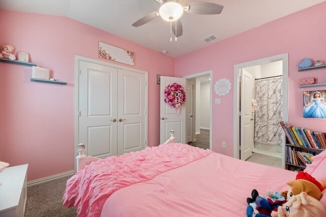 Building Photo - 2536 Peoria Dr