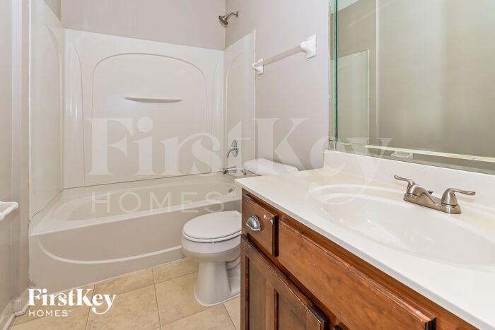 Building Photo - 9843 White Poplar Dr