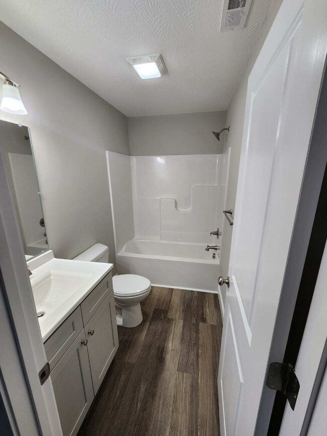 Building Photo - 3-Bedroom Single-Family Home Right off 10th Street in Cookeville