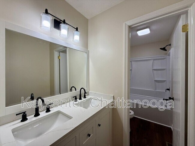 Building Photo - 8225 Cavan Cir