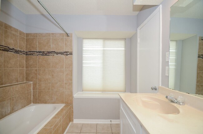Building Photo - 12722 Ashford Brook Dr