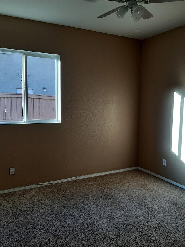 Building Photo - 1060 Indiangrass Dr