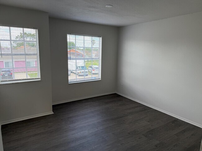 Building Photo - 135 Knotts Ln