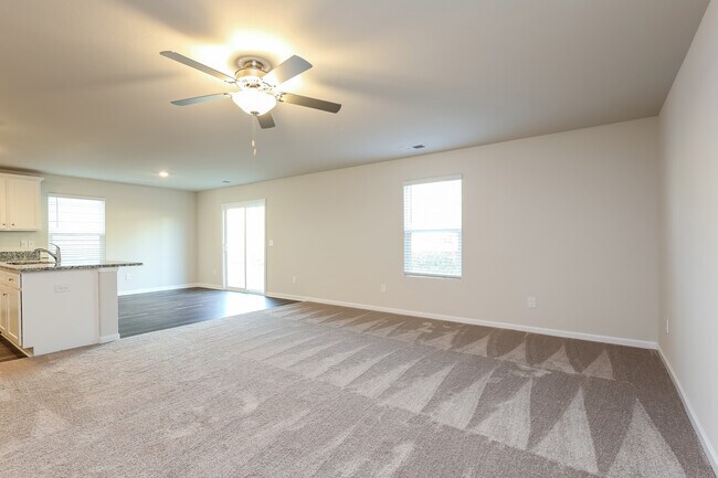 Building Photo - 2189 Southlea Dr, Inman, SC