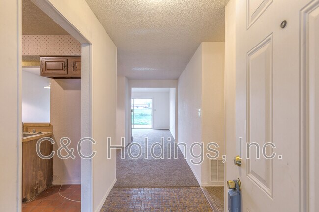 Building Photo - 304 W Quantico St
