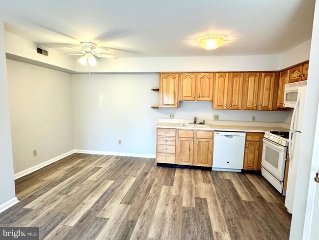 Building Photo - 1326 Central Ave