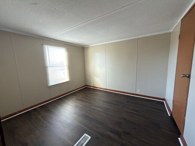 Building Photo - 963 N Bucks Pocket Rd SE