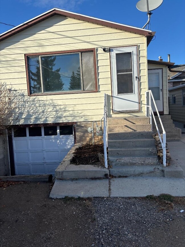 Primary Photo - 613 Sage Ave