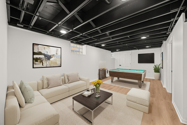 Building Photo - 5632 S Natoma Ave