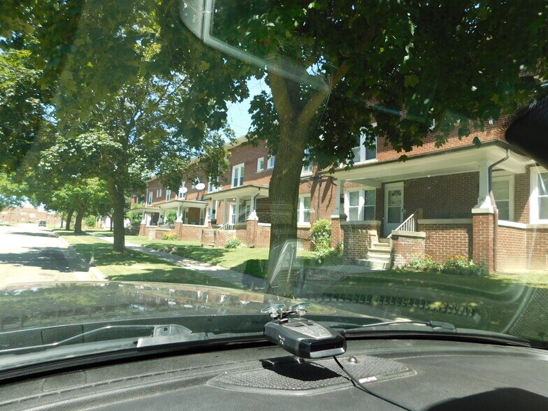 Building Photo - 148 Pingree Ave