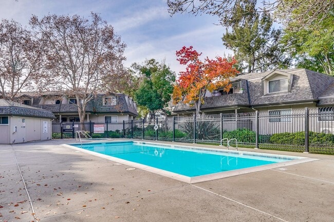 Building Photo - New Vinyl Plank Flooring, Fresh Interior Paint, 1 Car Garage + 1 Assigned Outdoor Parking Space -...