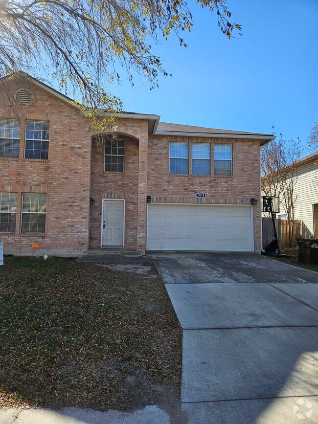 Building Photo - 4 bedroom Huge yard