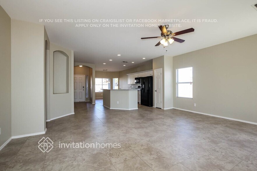 Building Photo - 12371 W Sherman St