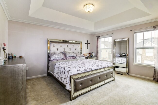 Building Photo - 4 Shadowlawn Dr