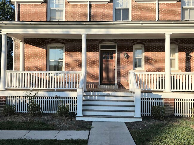 Building Photo - 1306 Officers Row