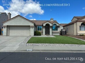 Building Photo - 637 Laurelwood Cir