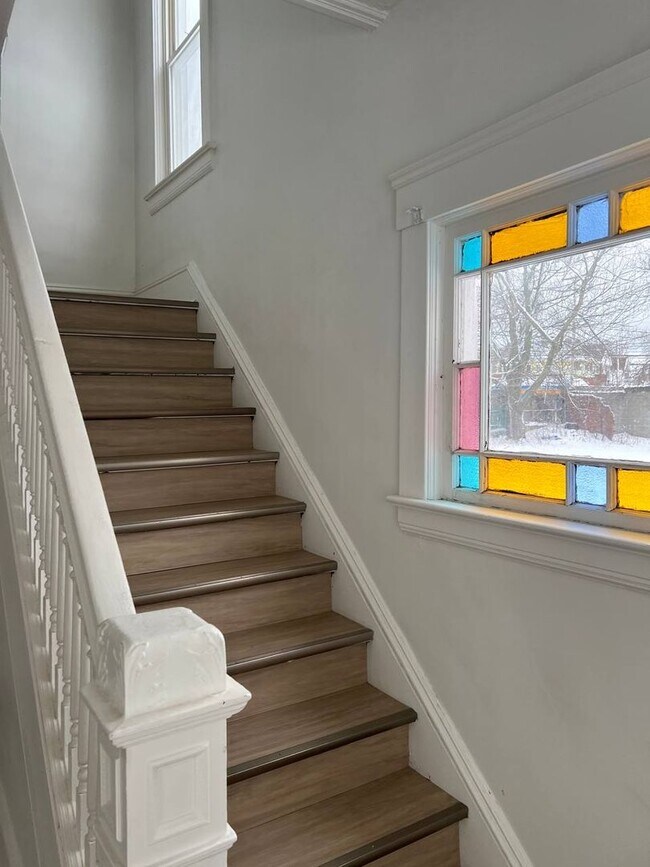 Building Photo - 853 E 155th St