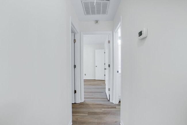 Building Photo - 3 Bedroom 2 Bathrooms in Sterling Creek - Richmond Hill