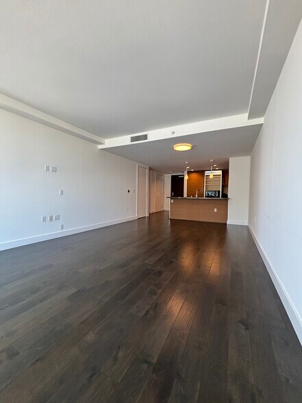 Living room - 435 China Basin St