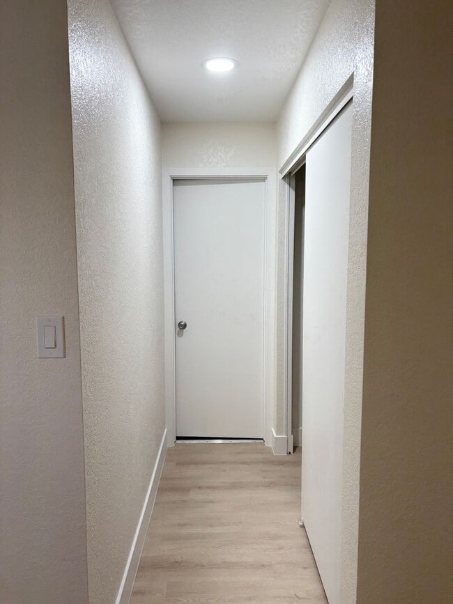 Building Photo - **BRAND NEW!! FULLY RENOVATED CONDO IN CHANDLER (CHANDLER BLVD & COOPER)**