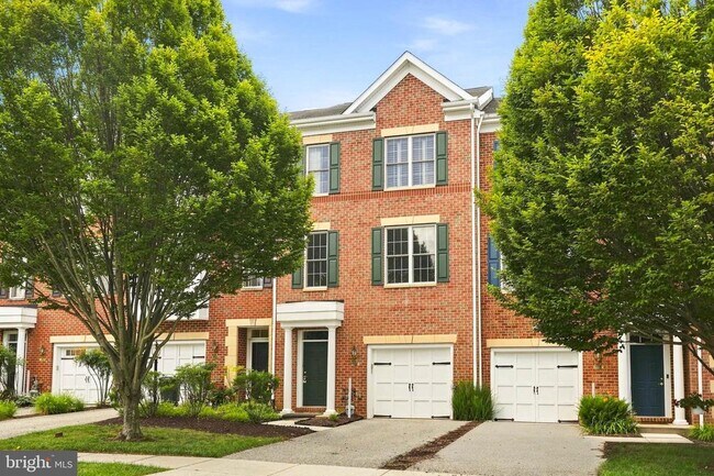 Building Photo - 107 Hearth Ct