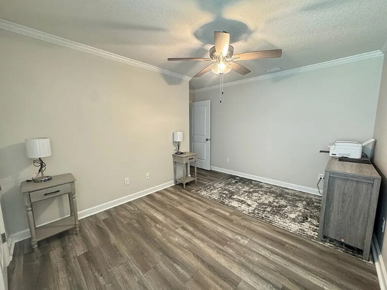 Building Photo - 3849 Cutshaw Trl
