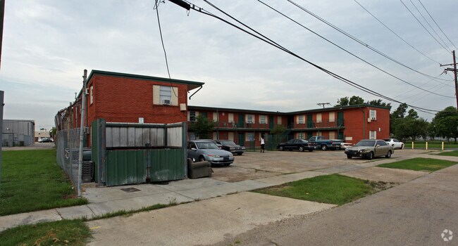 Primary Photo - Creekside Apartments