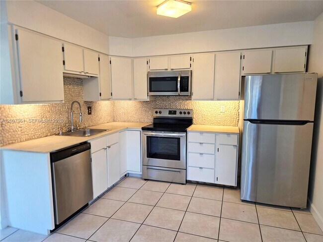 Building Photo - 2111 N 26th Ave
