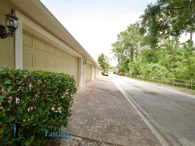 Building Photo - 12958 Vennetta Way