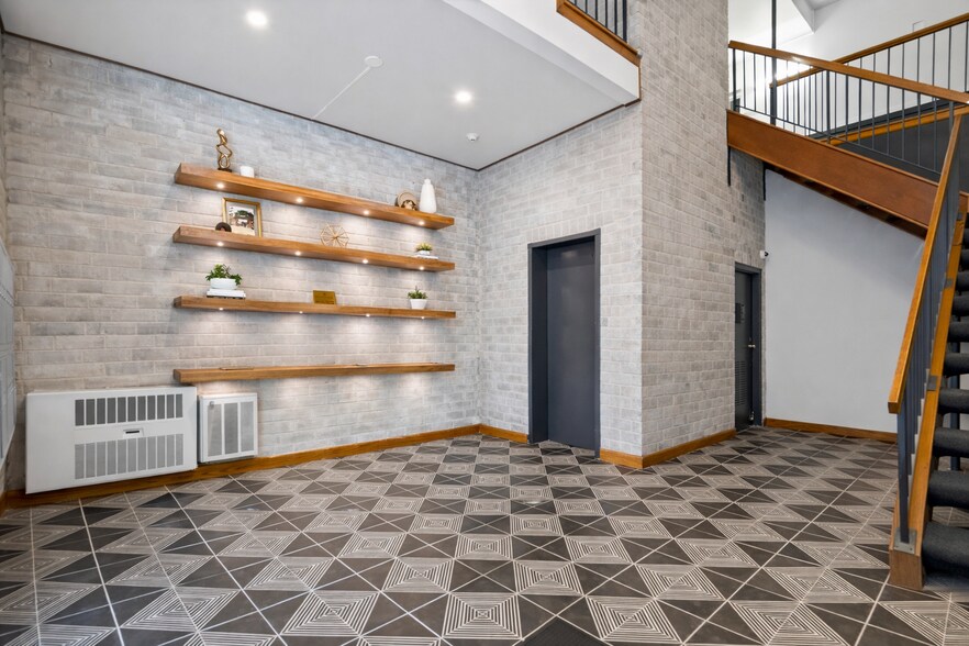 Building Photo - 5202 Washington St