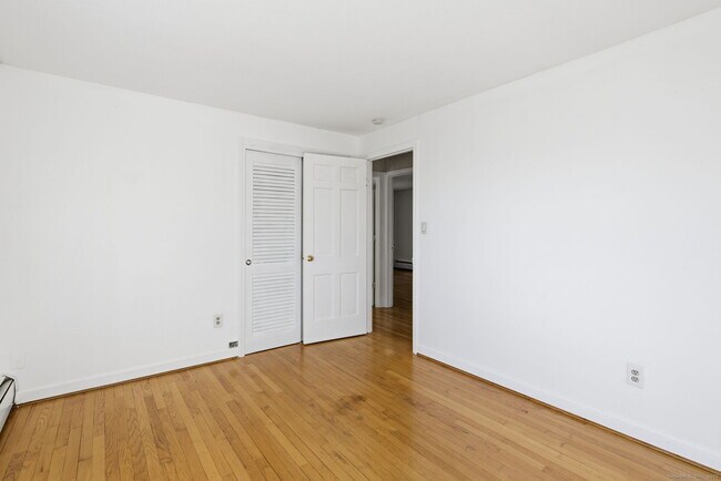 Building Photo - 8 Cherryfield Dr