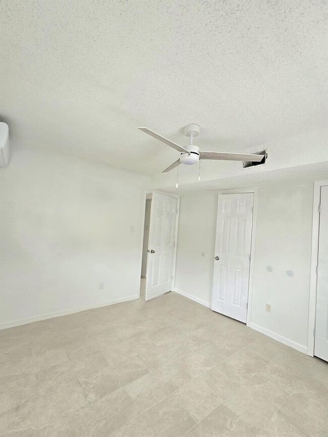 Building Photo - 3839 Mt Pleasant St