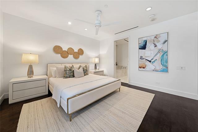 Building Photo - 2408 Victory Park Ln