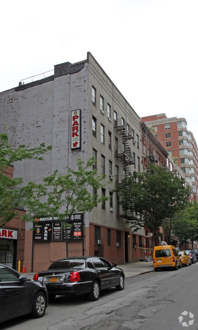 Primary Photo - 158-160 E 97th St