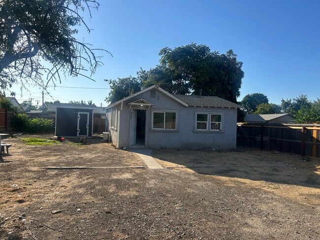 Primary Photo - 504 Colorado Ave