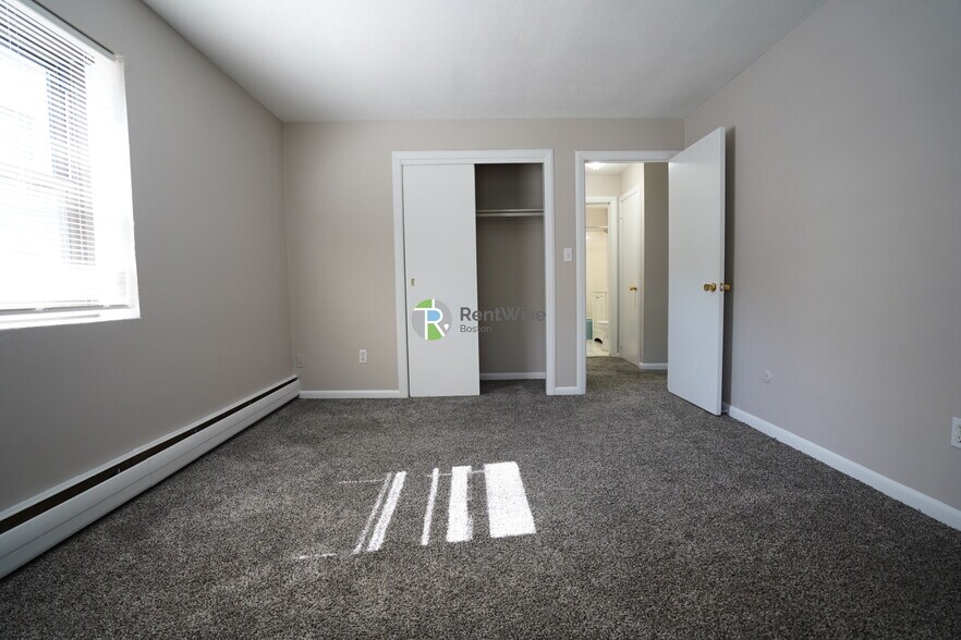 Building Photo - 39 Shepard St