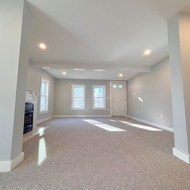 Building Photo - 301 Central St