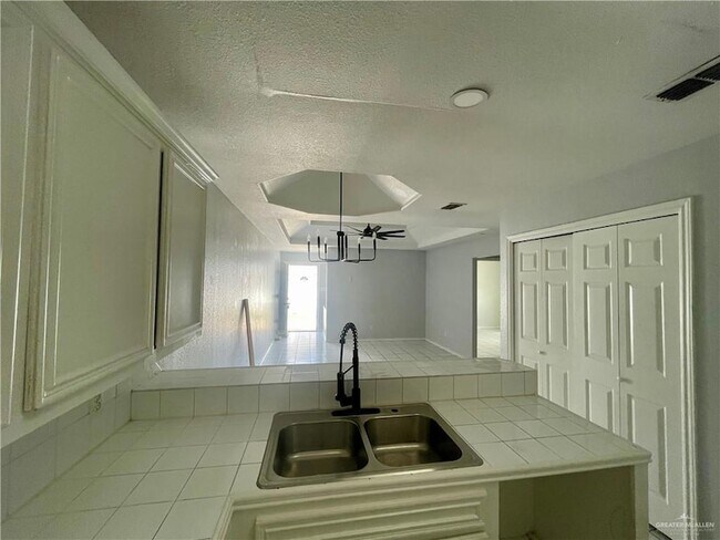 Building Photo - 2302 Kimberly Ln