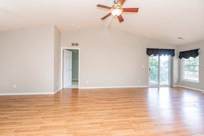 Building Photo - 5681 Pine Aires Dr