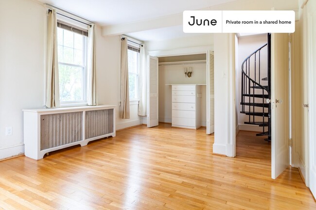 Primary Photo - Private bedroom in 7 bed/4 bath Home