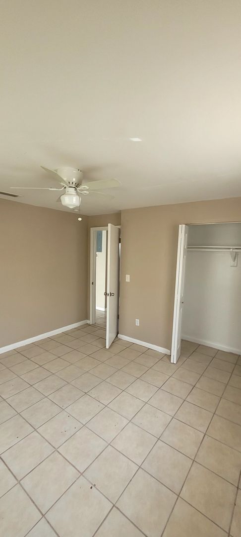 Building Photo - Allancar 164