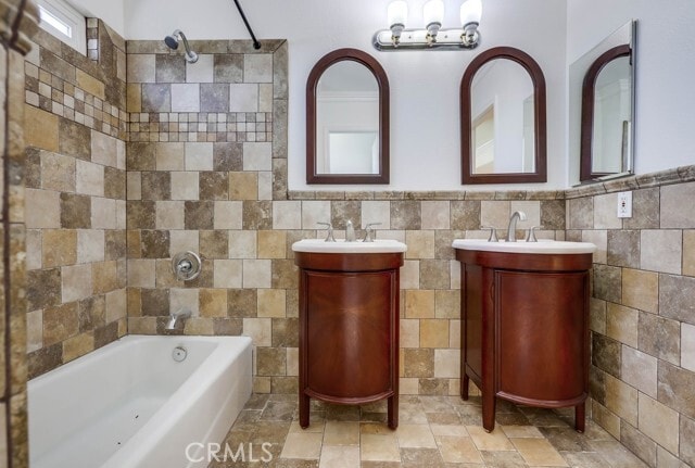 Building Photo - 4540 E Vanity Ln