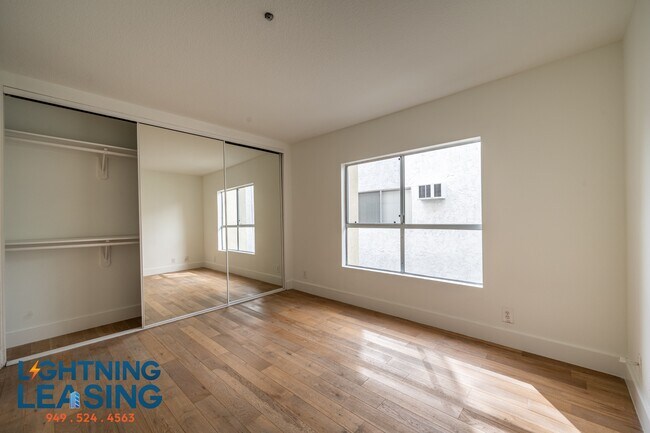 Building Photo - 937 Palm Ave